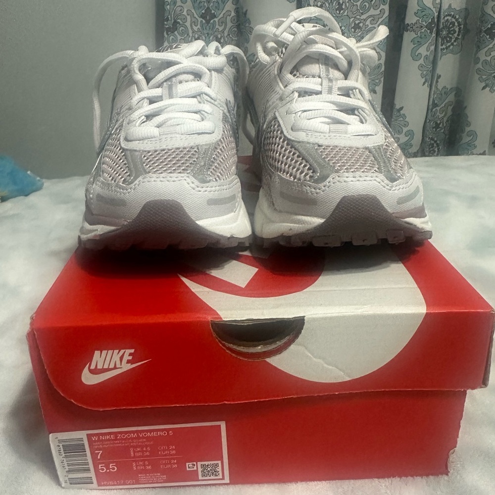 Stylish Women's Silver and White Sneakers - Picture 4 of 4